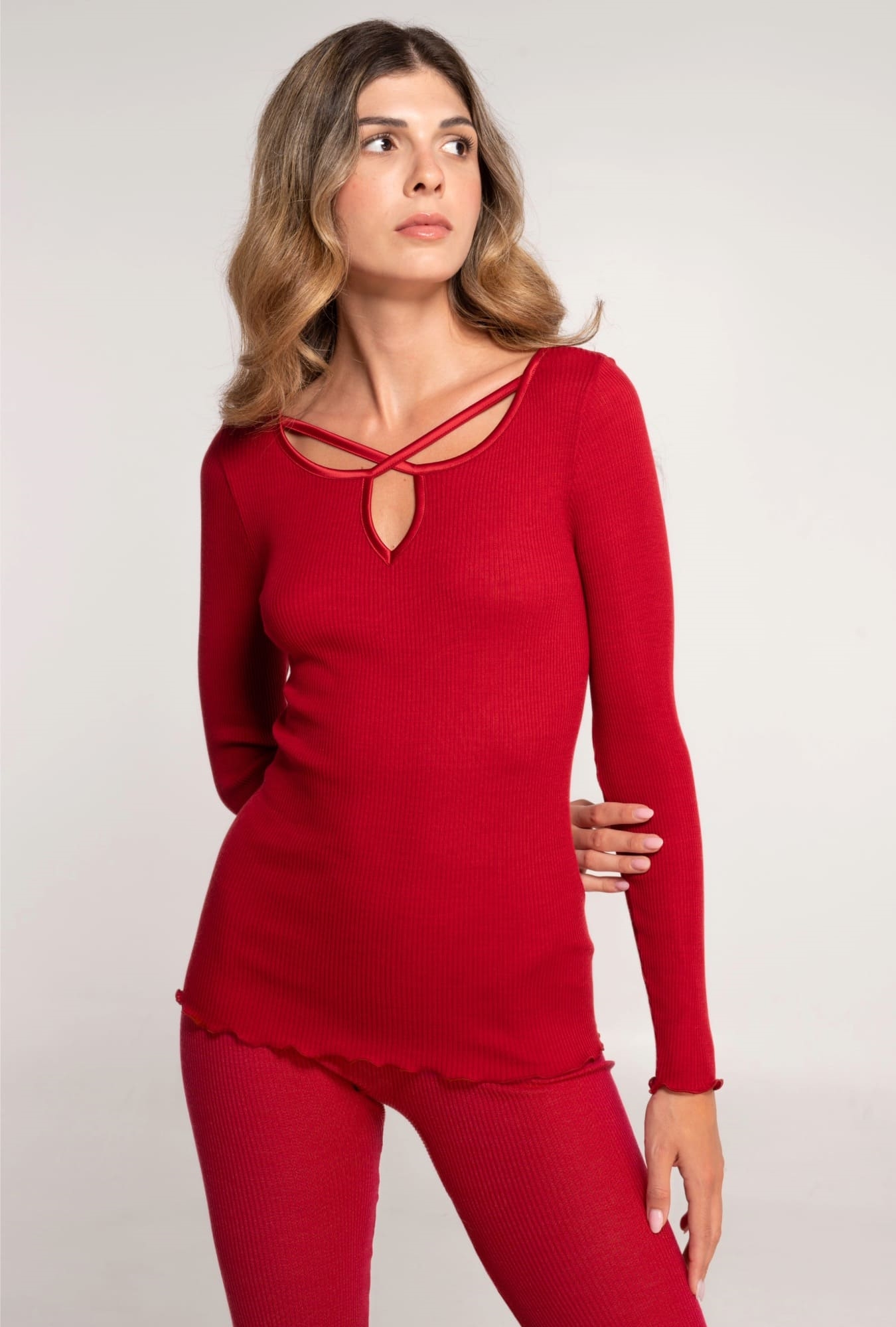 Lingerie Fine Top / Pull rouge 6343