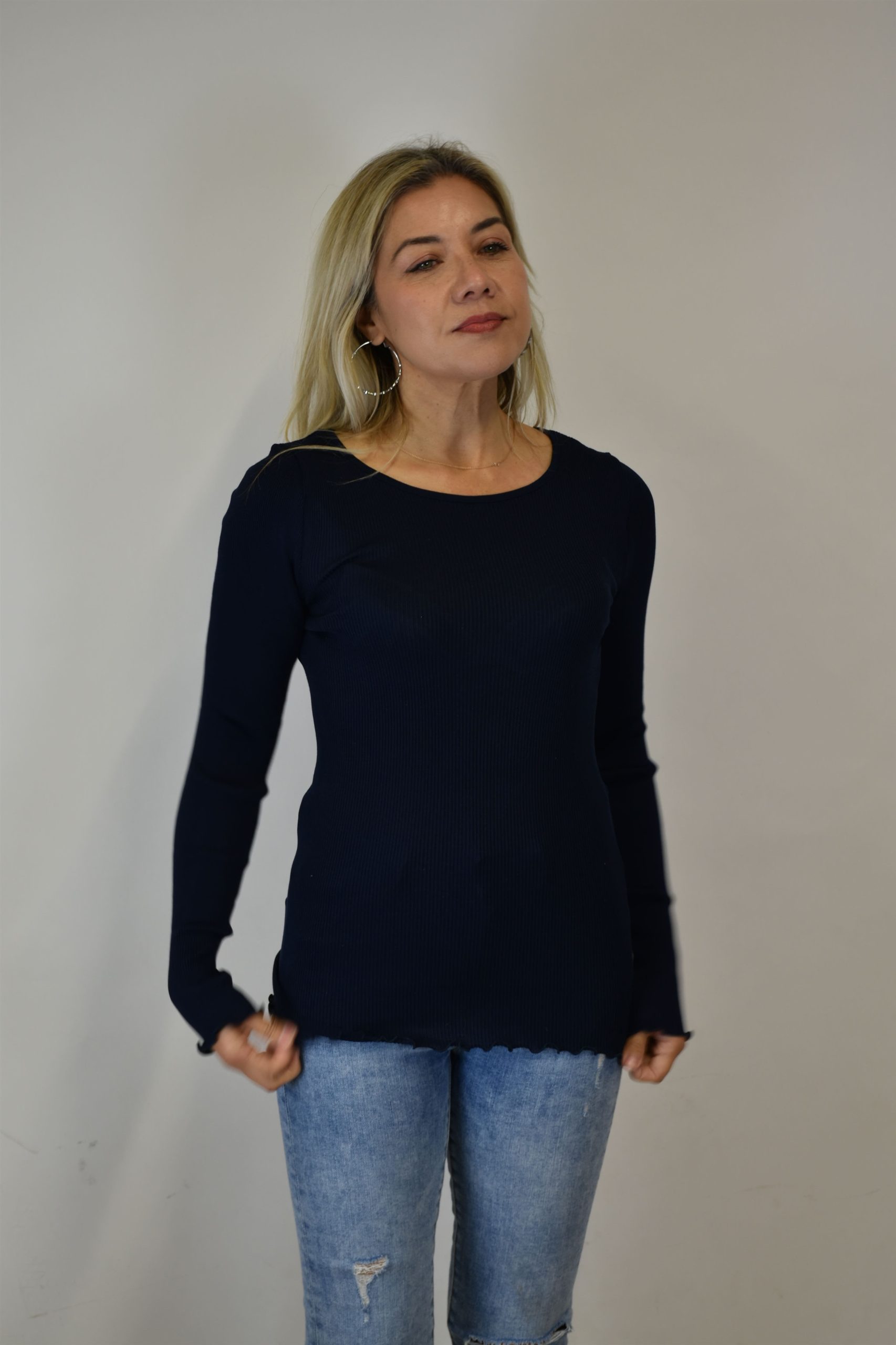 Lingerie Fine Top / Pull bleu 9515