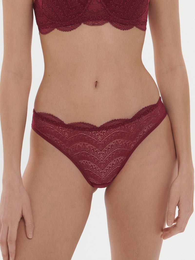 Culottes Slip rouge spinelle 12v720