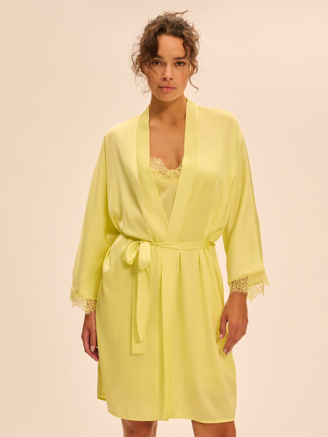 Nuit & Homewear Kimono / Deshabillé jaune d'été 23h982