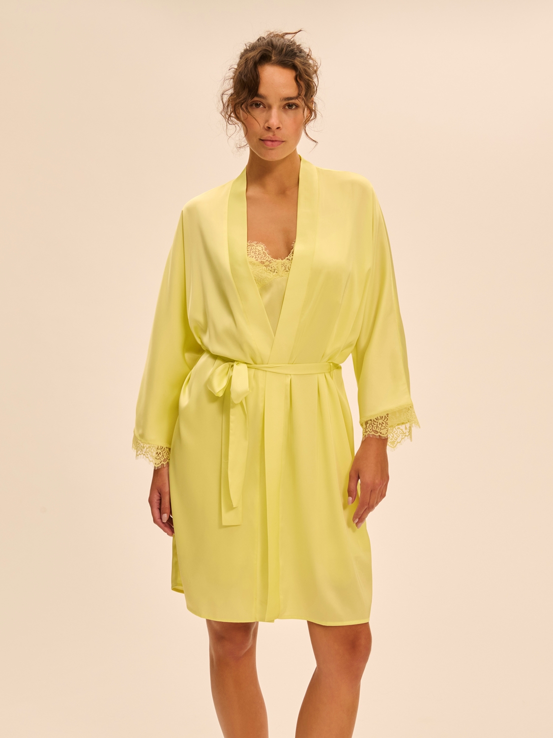 Nuit & Homewear Kimono / Deshabillé jaune d'été 23h982 – Image 4